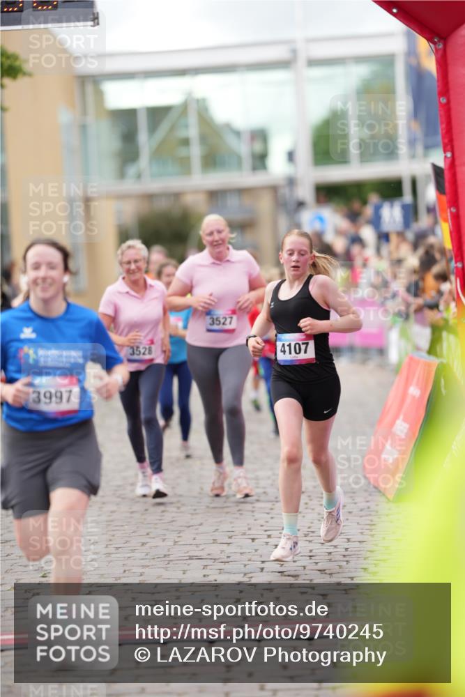 12.06.2026 - Holstenköstenlauf LAZAROV Photography http://msf.ph/oto/9740245 12.06.2026 18:00:36 Laufen 3088, 3197, 3527, 3528, 3741, 3777, 3997, 4010, 4107, 4637 meine-sportfotos.de