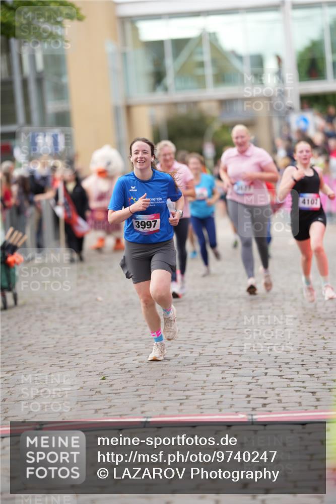 12.06.2026 - Holstenköstenlauf LAZAROV Photography http://msf.ph/oto/9740247 12.06.2026 18:00:35 Laufen 3197, 3527, 3528, 3741, 3777, 3997, 4010, 4107 meine-sportfotos.de
