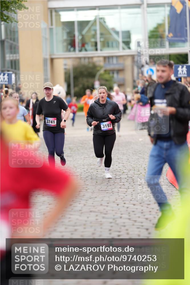 12.06.2026 - Holstenköstenlauf LAZAROV Photography http://msf.ph/oto/9740253 12.06.2026 18:00:30 Laufen 3197, 3579, 3741, 3777, 3826, 3984, 4010, 4476 meine-sportfotos.de