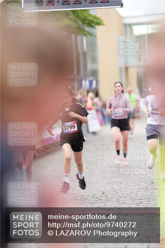 12.06.2026 - Holstenköstenlauf LAZAROV Photography http://msf.ph/oto/9740272 12.06.2026 18:00:04 Laufen 3144, 3145, 3799, 4117, 4470, 4688, 4689 meine-sportfotos.de