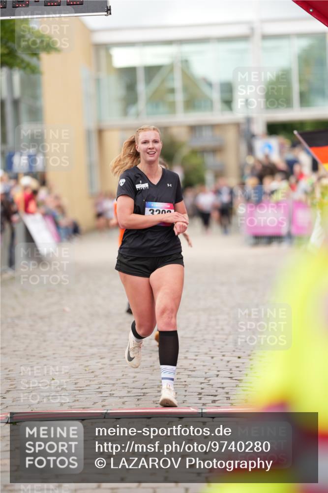 12.06.2026 - Holstenköstenlauf LAZAROV Photography http://msf.ph/oto/9740280 12.06.2026 17:59:54 Laufen 3202, 3404, 3792, 3798, 4041, 4612, 4749, 4900 meine-sportfotos.de