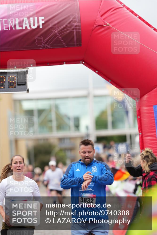 12.06.2026 - Holstenköstenlauf LAZAROV Photography http://msf.ph/oto/9740308 12.06.2026 17:59:27 Laufen 3003, 3017, 3405, 3553, 3832, 4198, 4283, 4284, 4289, 4742, 4837 meine-sportfotos.de