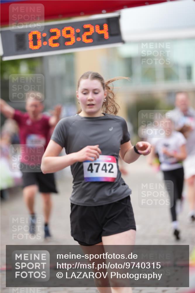 12.06.2026 - Holstenköstenlauf LAZAROV Photography http://msf.ph/oto/9740315 12.06.2026 17:59:22 Laufen 3553, 3677, 4283, 4284, 4742, 4745, 4837 meine-sportfotos.de