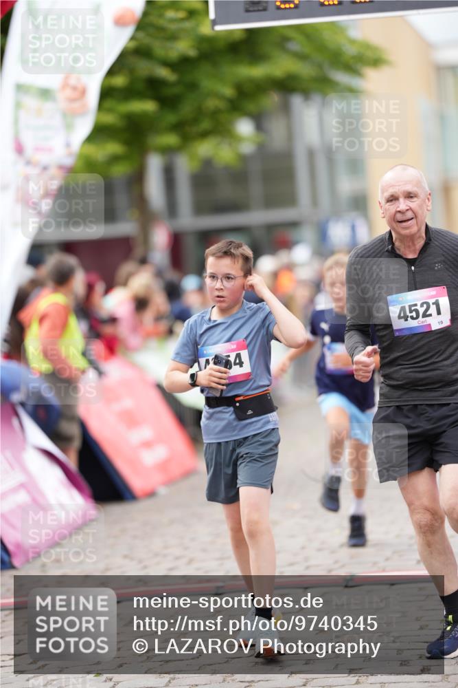12.06.2026 - Holstenköstenlauf LAZAROV Photography http://msf.ph/oto/9740345 12.06.2026 17:58:55 Laufen 3326, 3331, 3402, 4047, 4054, 4272, 4317, 4331, 4521, 4534 meine-sportfotos.de