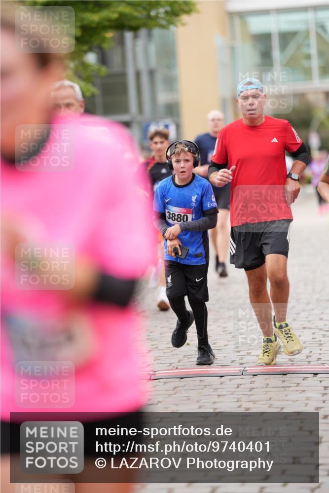 12.06.2026 - Holstenköstenlauf LAZAROV Photography http://msf.ph/oto/9740401 12.06.2026 17:58:02 Laufen 3303, 3312, 3463, 3747, 3869, 3880, 3894, 4007, 4033, 4220, 4329, 4406, 4507, 4532, 4585, 4604, 4660, 4910 meine-sportfotos.de