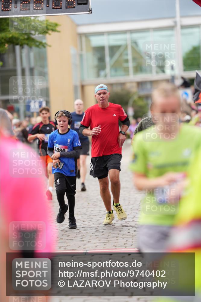 12.06.2026 - Holstenköstenlauf LAZAROV Photography http://msf.ph/oto/9740402 12.06.2026 17:58:01 Laufen 3303, 3312, 3463, 3571, 3747, 3869, 3880, 3894, 4007, 4033, 4220, 4329, 4406, 4507, 4532, 4585, 4604, 4660, 4910 meine-sportfotos.de