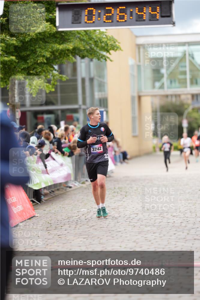 12.06.2026 - Holstenköstenlauf LAZAROV Photography http://msf.ph/oto/9740486 12.06.2026 17:56:42 Laufen 3692, 3742, 4106, 4409, 4839 meine-sportfotos.de