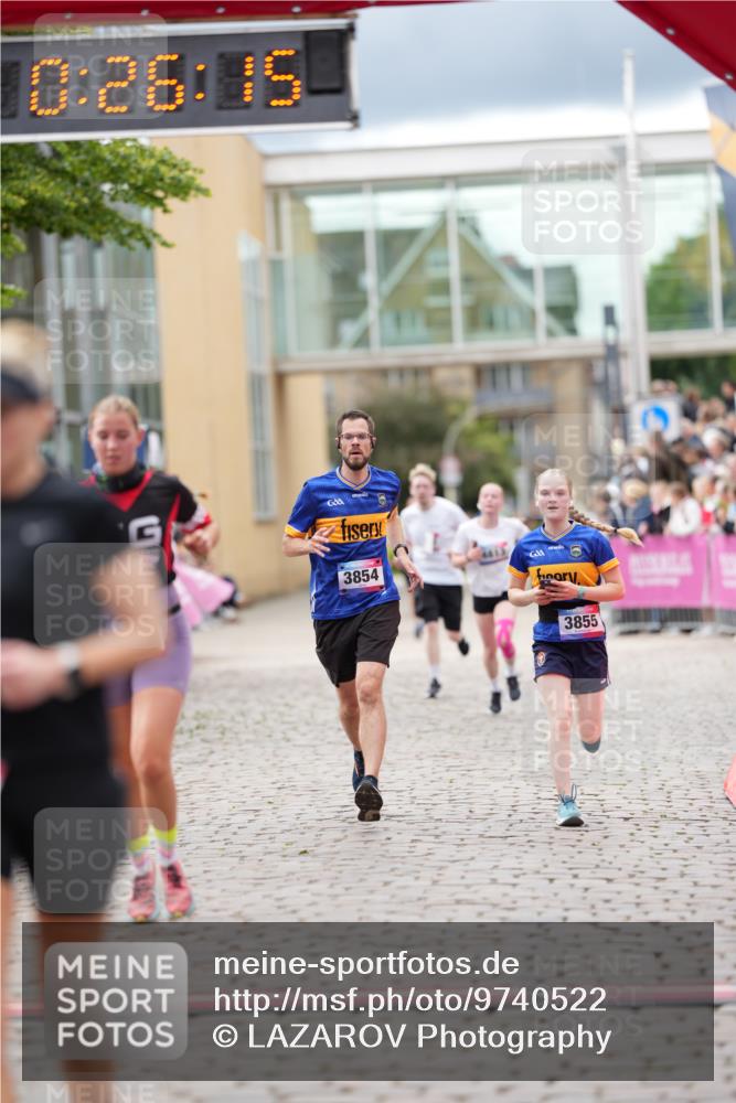 12.06.2026 - Holstenköstenlauf LAZAROV Photography http://msf.ph/oto/9740522 12.06.2026 17:56:13 Laufen 3829, 3854, 3855, 3895, 4454, 4813 meine-sportfotos.de