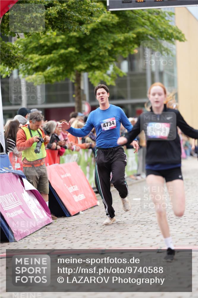12.06.2026 - Holstenköstenlauf LAZAROV Photography http://msf.ph/oto/9740588 12.06.2026 17:55:10 Laufen 3028, 3093, 3345, 3564, 3701, 3858, 4264, 4734 meine-sportfotos.de