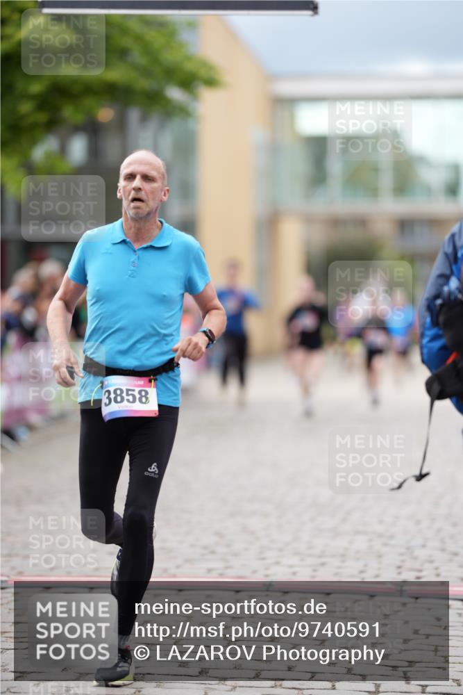12.06.2026 - Holstenköstenlauf LAZAROV Photography http://msf.ph/oto/9740591 12.06.2026 17:55:07 Laufen 3028, 3093, 3564, 3858, 4264, 4734 meine-sportfotos.de