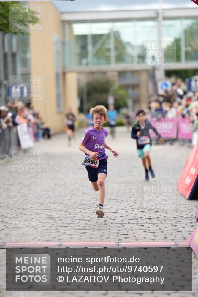 12.06.2026 - Holstenköstenlauf LAZAROV Photography http://msf.ph/oto/9740597 12.06.2026 17:54:56 Laufen 3847, 3966 meine-sportfotos.de