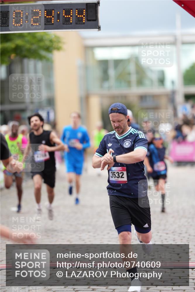 12.06.2026 - Holstenköstenlauf LAZAROV Photography http://msf.ph/oto/9740609 12.06.2026 17:54:42 Laufen 3360, 3363, 3532, 3572, 3606, 3851, 3970, 4203, 4509, 4510, 4598, 4674, 4765, 4788, 4898 meine-sportfotos.de