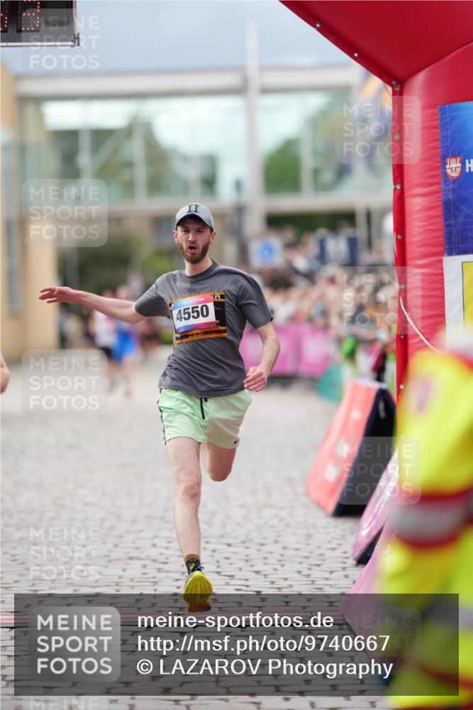 12.06.2026 - Holstenköstenlauf LAZAROV Photography http://msf.ph/oto/9740667 12.06.2026 17:53:51 Laufen 3336, 3453, 4455, 4550 meine-sportfotos.de