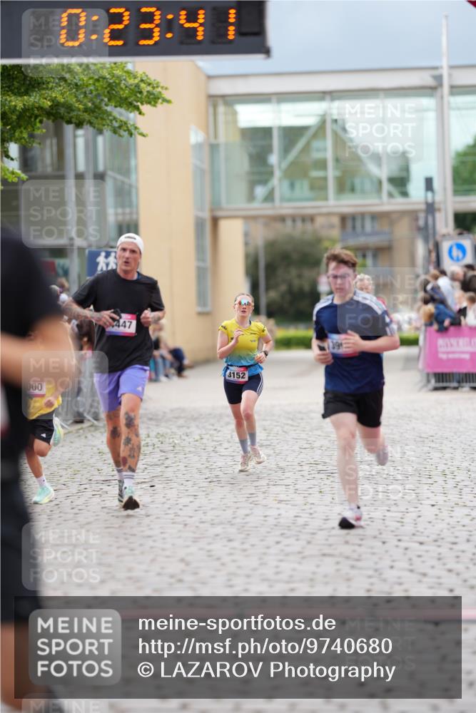 12.06.2026 - Holstenköstenlauf LAZAROV Photography http://msf.ph/oto/9740680 12.06.2026 17:53:39 Laufen 3152, 3445, 3900, 3906, 3995, 4000, 4447, 4925 meine-sportfotos.de