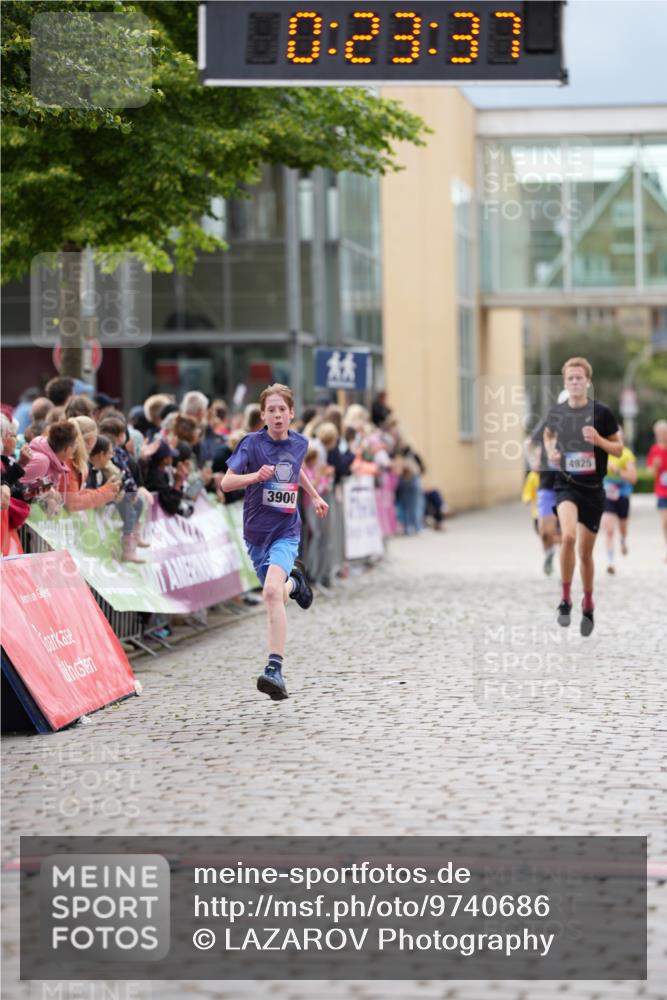 12.06.2026 - Holstenköstenlauf LAZAROV Photography http://msf.ph/oto/9740686 12.06.2026 17:53:35 Laufen 3445, 3900, 3906, 4925 meine-sportfotos.de