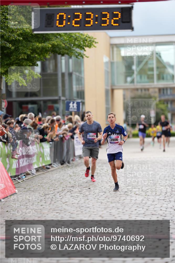12.06.2026 - Holstenköstenlauf LAZAROV Photography http://msf.ph/oto/9740692 12.06.2026 17:53:31 Laufen 3445, 3906 meine-sportfotos.de