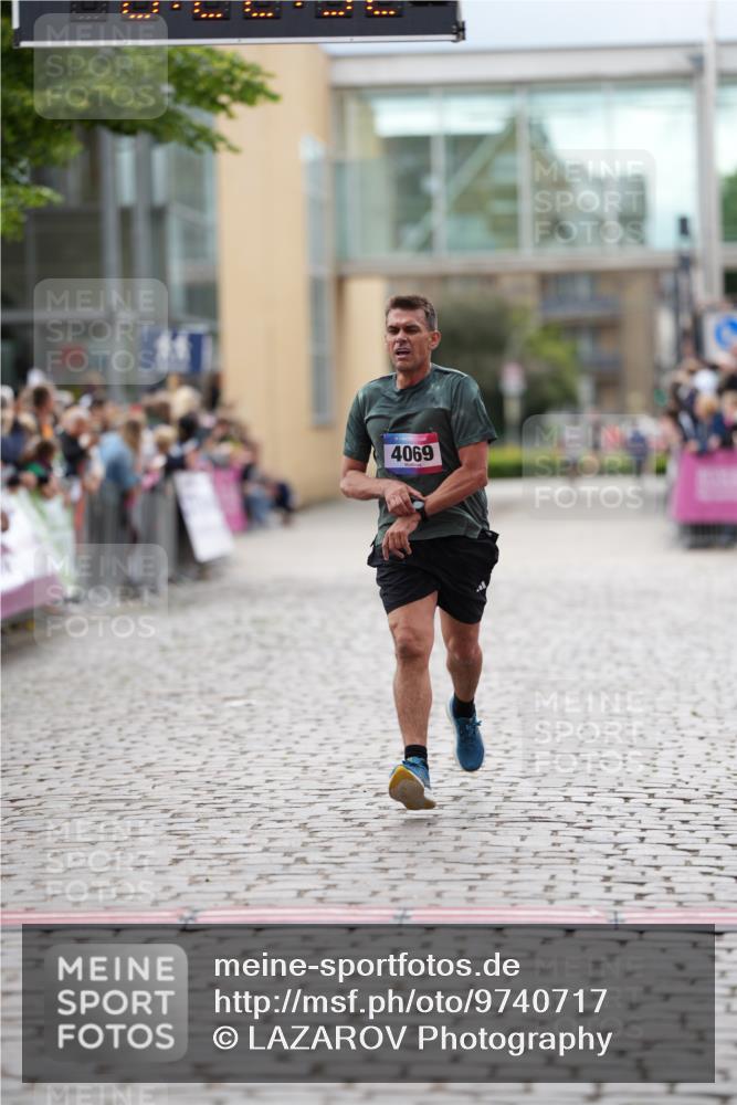 12.06.2026 - Holstenköstenlauf LAZAROV Photography http://msf.ph/oto/9740717 12.06.2026 17:52:50 Laufen 3241, 4069 meine-sportfotos.de