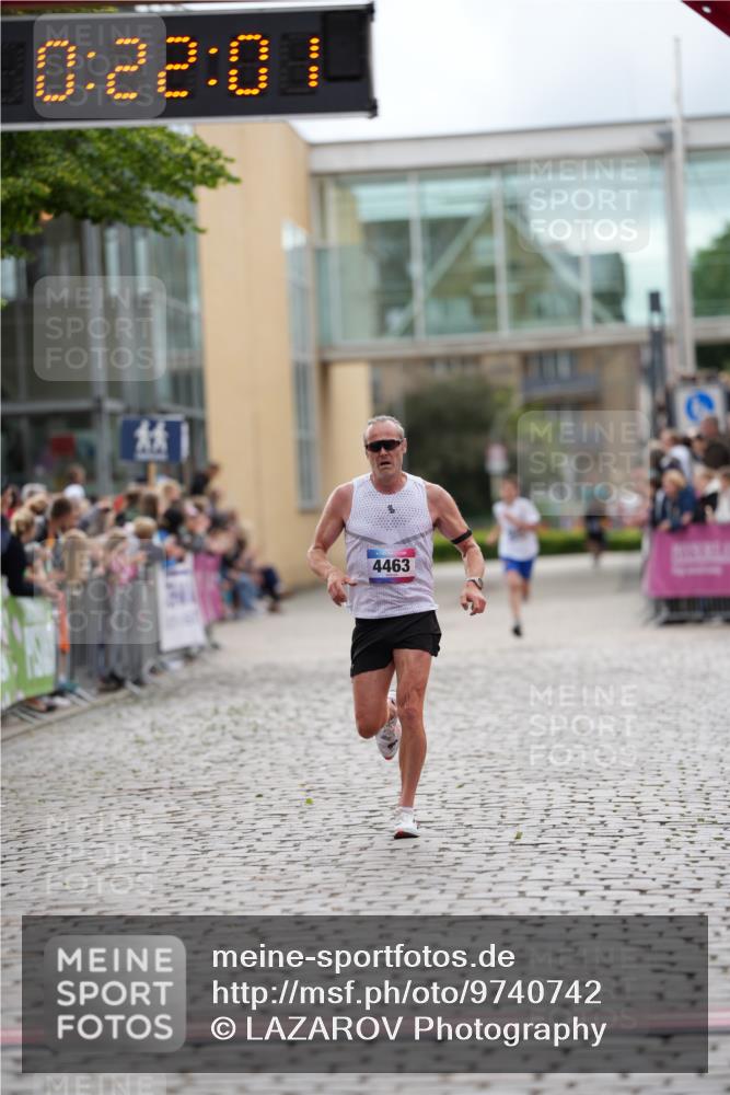 12.06.2026 - Holstenköstenlauf LAZAROV Photography http://msf.ph/oto/9740742 12.06.2026 17:51:59 Laufen 3334, 4463, 4787 meine-sportfotos.de