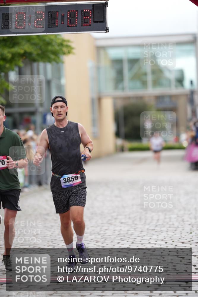 12.06.2026 - Holstenköstenlauf LAZAROV Photography http://msf.ph/oto/9740775 12.06.2026 17:51:01 Laufen 3570, 3859, 3876 meine-sportfotos.de