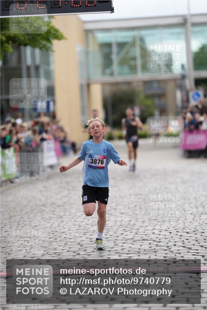 12.06.2026 - Holstenköstenlauf LAZAROV Photography http://msf.ph/oto/9740779 12.06.2026 17:50:58 Laufen 3570, 3859, 3876 meine-sportfotos.de