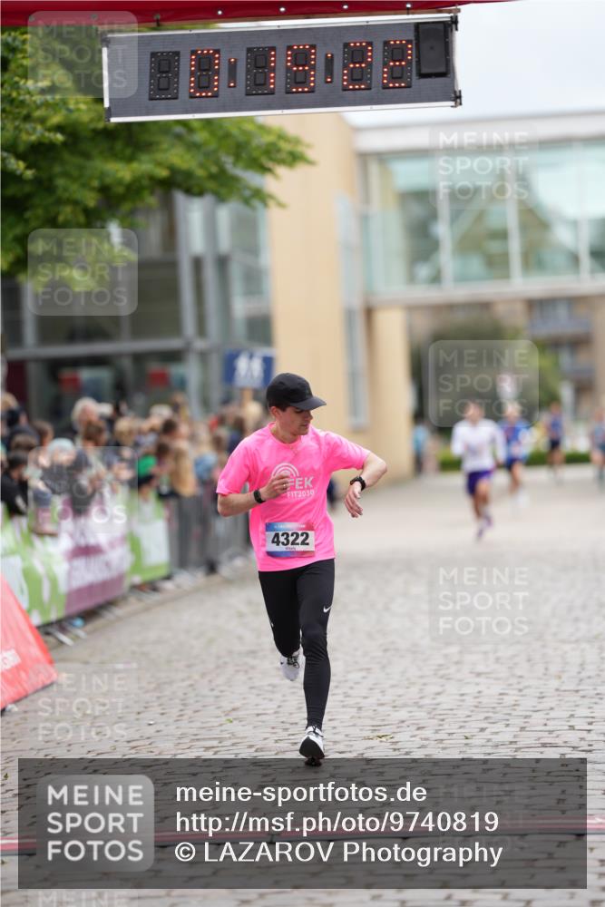 12.06.2026 - Holstenköstenlauf LAZAROV Photography http://msf.ph/oto/9740819 12.06.2026 17:49:20 Laufen 3961, 4322, 4897 meine-sportfotos.de