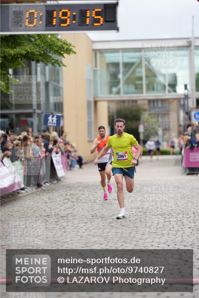 12.06.2026 - Holstenköstenlauf LAZAROV Photography http://msf.ph/oto/9740827 12.06.2026 17:49:13 Laufen 3961, 4897 meine-sportfotos.de