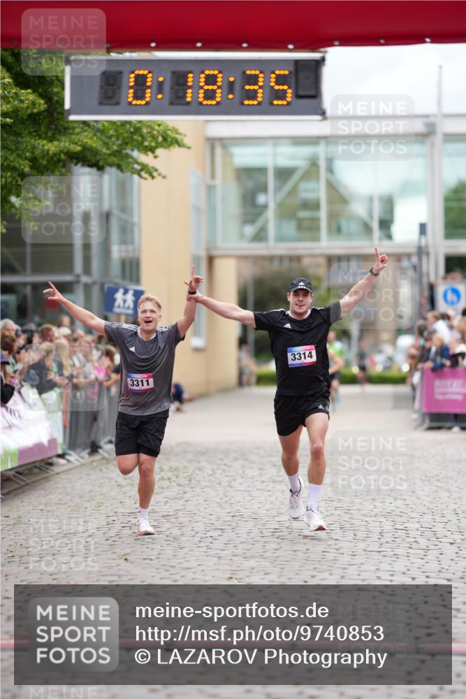 12.06.2026 - Holstenköstenlauf LAZAROV Photography http://msf.ph/oto/9740853 12.06.2026 17:48:33 Laufen 3311, 3314 meine-sportfotos.de