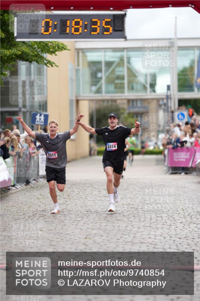 12.06.2026 - Holstenköstenlauf LAZAROV Photography http://msf.ph/oto/9740854 12.06.2026 17:48:33 Laufen 3311, 3314 meine-sportfotos.de
