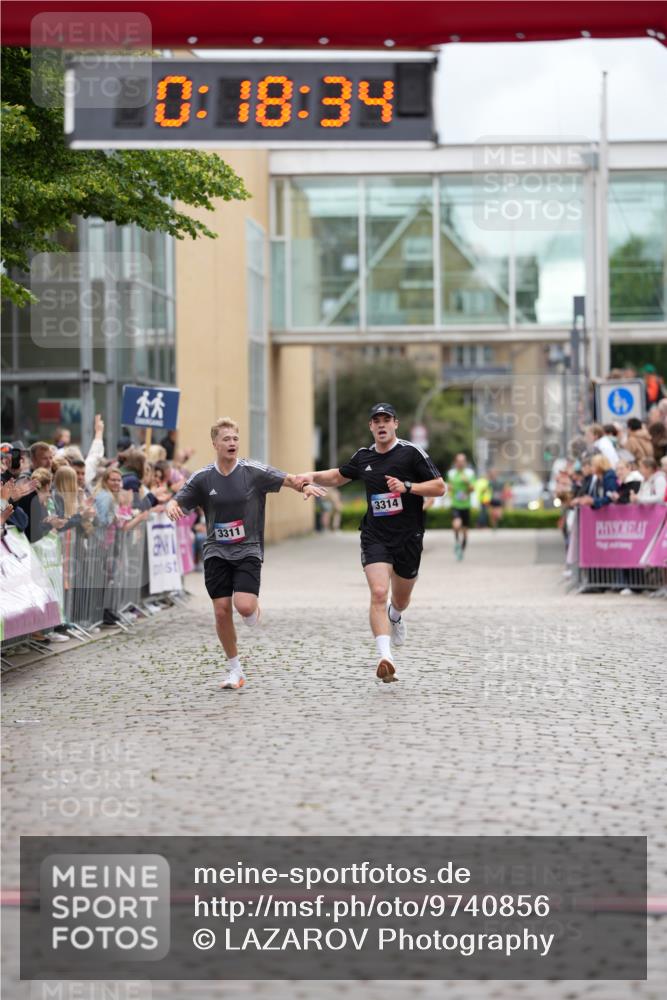 12.06.2026 - Holstenköstenlauf LAZAROV Photography http://msf.ph/oto/9740856 12.06.2026 17:48:32 Laufen 3311, 3314 meine-sportfotos.de