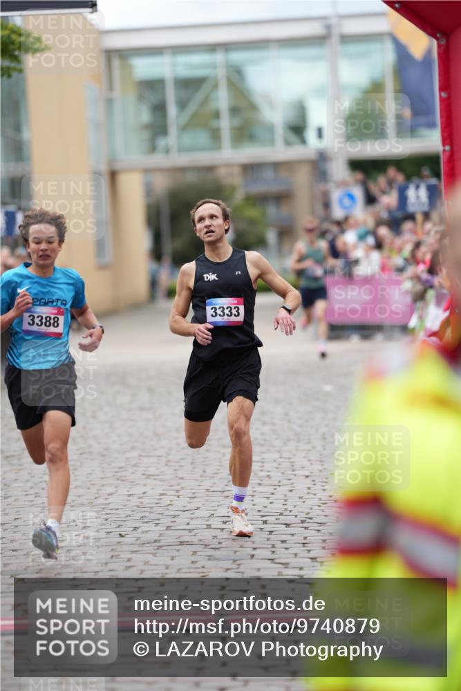 12.06.2026 - Holstenköstenlauf LAZAROV Photography http://msf.ph/oto/9740879 12.06.2026 17:46:30 Laufen 3333, 3388 meine-sportfotos.de