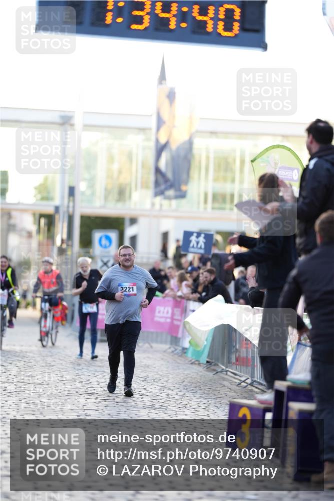 12.06.2026 - Holstenköstenlauf LAZAROV Photography http://msf.ph/oto/9740907 12.06.2026 20:34:39 Laufen 1, 34, 40, 3221, 31 meine-sportfotos.de