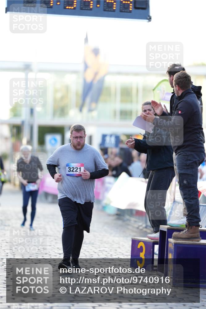 12.06.2026 - Holstenköstenlauf LAZAROV Photography http://msf.ph/oto/9740916 12.06.2026 20:34:42 Laufen 3221, 3, 3221 meine-sportfotos.de