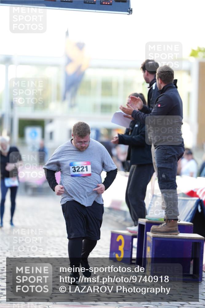 12.06.2026 - Holstenköstenlauf LAZAROV Photography http://msf.ph/oto/9740918 12.06.2026 20:34:43 Laufen 3221, 3, 3221 meine-sportfotos.de