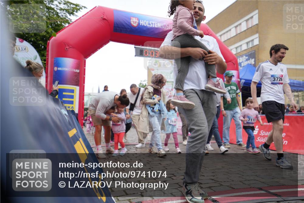 12.06.2026 - Holstenköstenlauf LAZAROV Photography http://msf.ph/oto/9741074 12.06.2026 15:13:55 Laufen 10, 08, 03, 7446, 3726, 7115 meine-sportfotos.de