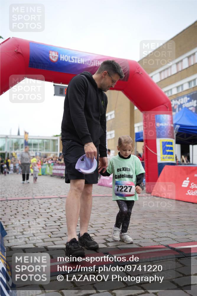 12.06.2026 - Holstenköstenlauf LAZAROV Photography http://msf.ph/oto/9741220 12.06.2026 15:15:06 Laufen 7227 meine-sportfotos.de