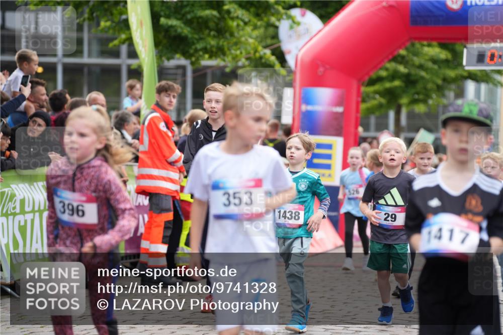 12.06.2026 - Holstenköstenlauf LAZAROV Photography http://msf.ph/oto/9741328 12.06.2026 15:37:26 Laufen 396, 353, 1438, 29, 1417, 32, 151, 358, 526, 780, 1141, 1143, 1415 meine-sportfotos.de