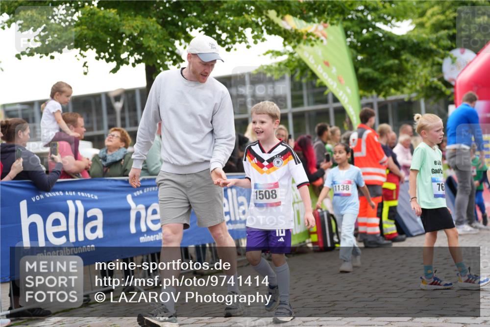 12.06.2026 - Holstenköstenlauf LAZAROV Photography http://msf.ph/oto/9741414 12.06.2026 15:38:53 Laufen 1508, 11, 1138, 76, 63, 93, 123, 404, 406, 412, 533, 792, 794, 1368, 1490 meine-sportfotos.de
