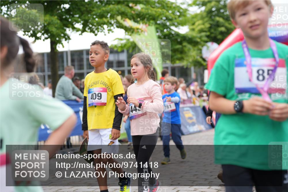 12.06.2026 - Holstenköstenlauf LAZAROV Photography http://msf.ph/oto/9741418 12.06.2026 15:38:58 Laufen 409, 443, 781, 185, 63, 355, 361, 401, 404, 406, 412, 784, 794, 1490 meine-sportfotos.de