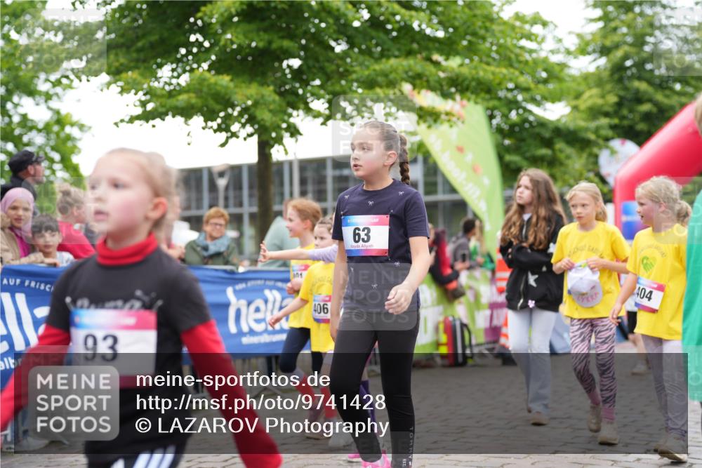 12.06.2026 - Holstenköstenlauf LAZAROV Photography http://msf.ph/oto/9741428 12.06.2026 15:39:10 Laufen 301, 93, 406, 63, 404, 101, 104, 134, 135, 527, 528, 766, 921, 922, 1265, 1414, 1522 meine-sportfotos.de