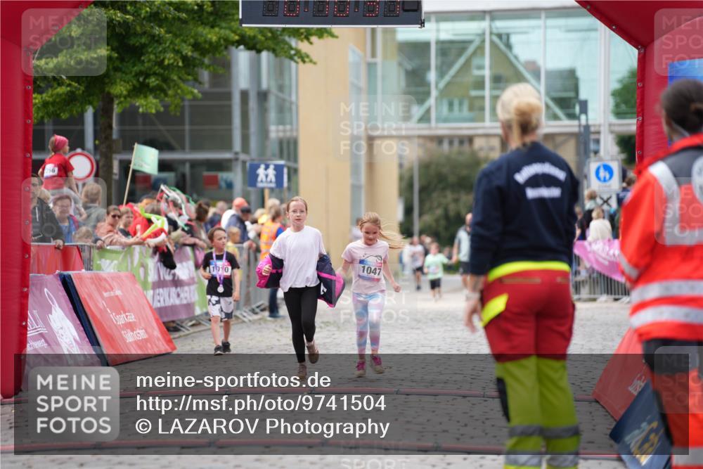 12.06.2026 - Holstenköstenlauf LAZAROV Photography http://msf.ph/oto/9741504 12.06.2026 15:40:39 Laufen 111010, 1047, 1, 1047 meine-sportfotos.de