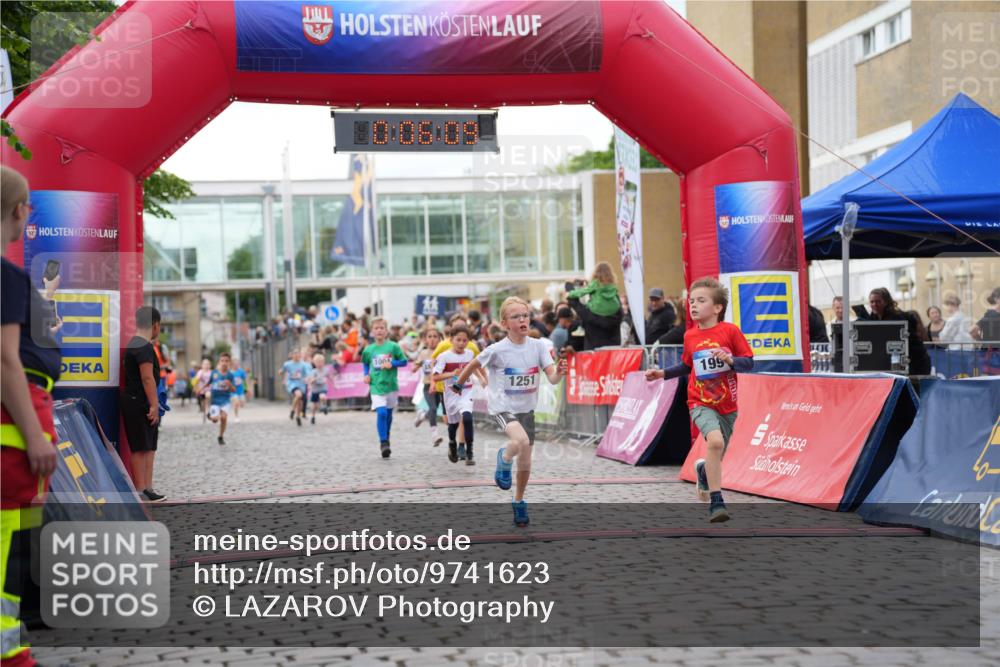 12.06.2026 - Holstenköstenlauf LAZAROV Photography http://msf.ph/oto/9741623 12.06.2026 16:06:11 Laufen 100, 1251, 199, 5, 57, 155, 196, 199, 344, 424, 813, 1004, 1251, 1451, 1517 meine-sportfotos.de