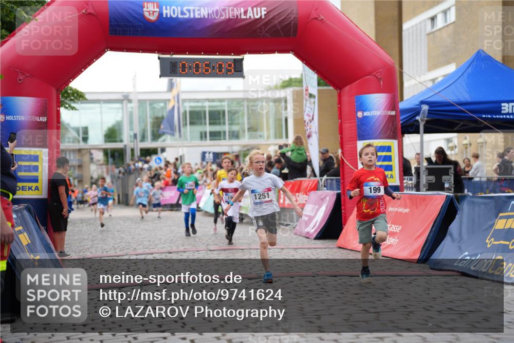 12.06.2026 - Holstenköstenlauf LAZAROV Photography http://msf.ph/oto/9741624 12.06.2026 16:06:11 Laufen 10, 06, 09, 19, 1251, 199, 57, 155, 196, 199, 344, 424, 813, 1004, 1251, 1451, 1517 meine-sportfotos.de