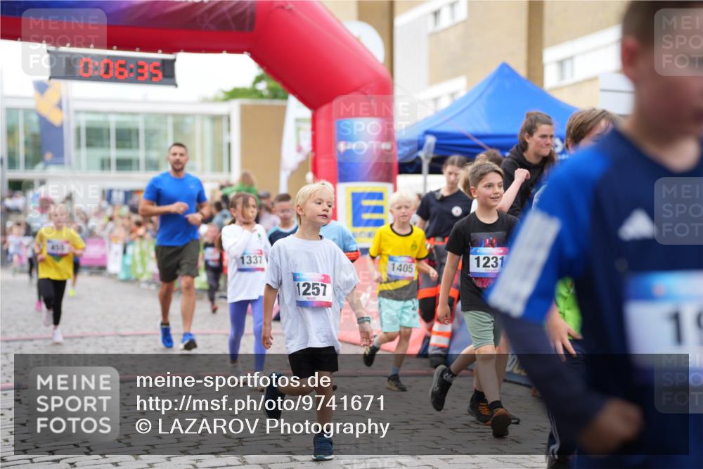 12.06.2026 - Holstenköstenlauf LAZAROV Photography http://msf.ph/oto/9741671 12.06.2026 16:06:37 Laufen 10, 06, 35, 1337, 1257, 1405, 1231, 19, 147, 193, 204, 327, 455, 571, 1130, 1250, 1257, 1337, 1359, 1388, 1405, 1527 meine-sportfotos.de