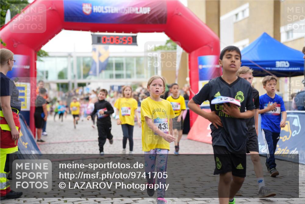 12.06.2026 - Holstenköstenlauf LAZAROV Photography http://msf.ph/oto/9741705 12.06.2026 16:07:00 Laufen 06, 59, 448, 433, 939, 317, 320, 443, 448, 557, 1017, 1247, 1345, 1382 meine-sportfotos.de