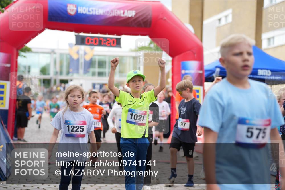 12.06.2026 - Holstenköstenlauf LAZAROV Photography http://msf.ph/oto/9741741 12.06.2026 16:07:22 Laufen 10, 07, 20, 36, 1225, 412, 1021, 797, 575, 3, 154, 159, 203, 545, 556, 563, 564, 569, 809, 1016, 1234, 1342, 1351, 1352, 1354, 1412, 1466 meine-sportfotos.de