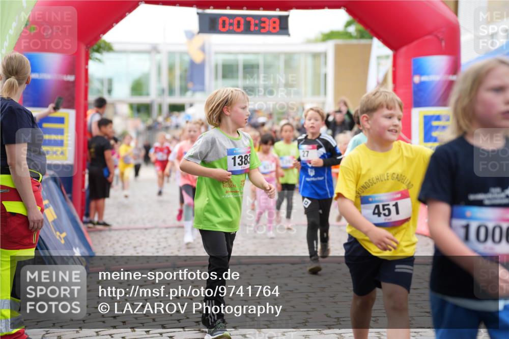 12.06.2026 - Holstenköstenlauf LAZAROV Photography http://msf.ph/oto/9741764 12.06.2026 16:07:39 Laufen 0, 07, 38, 1383, 27, 451, 1006, 27, 153, 195, 390, 441, 444, 454, 546, 547, 775, 815, 821, 1221, 1241, 1334, 1336, 1355, 1356, 1383, 1392, 1393, 1407, 1408, 1411 meine-sportfotos.de