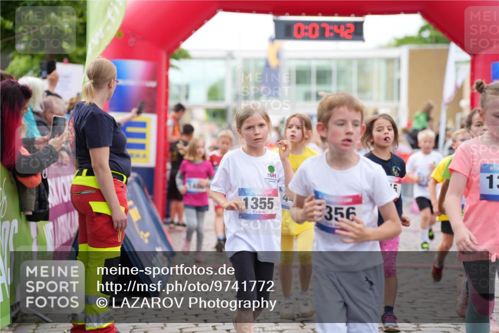 12.06.2026 - Holstenköstenlauf LAZAROV Photography http://msf.ph/oto/9741772 12.06.2026 16:07:44 Laufen 36, 1355, 0, 07, 42, 356, 13, 15, 9, 153, 158, 195, 345, 414, 441, 444, 546, 547, 553, 814, 815, 821, 1128, 1221, 1241, 1248, 1334, 1335, 1336, 1407, 1408, 1411 meine-sportfotos.de