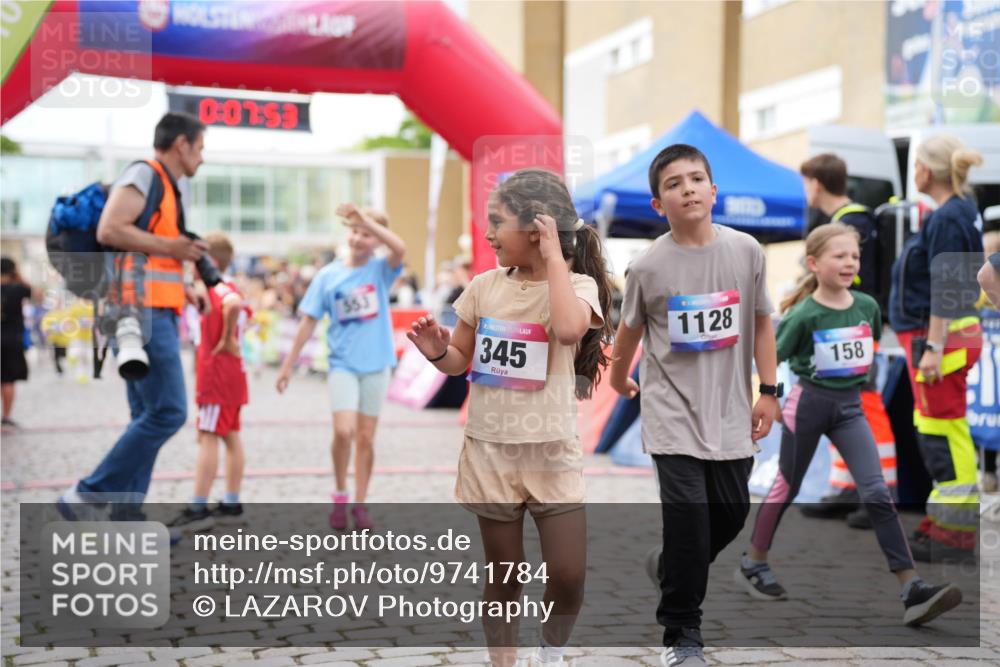12.06.2026 - Holstenköstenlauf LAZAROV Photography http://msf.ph/oto/9741784 12.06.2026 16:07:55 Laufen 0, 015, 553, 345, 77, 1128, 158, 333, 417, 422, 426, 450, 559, 769, 817, 819, 1123, 1246 meine-sportfotos.de