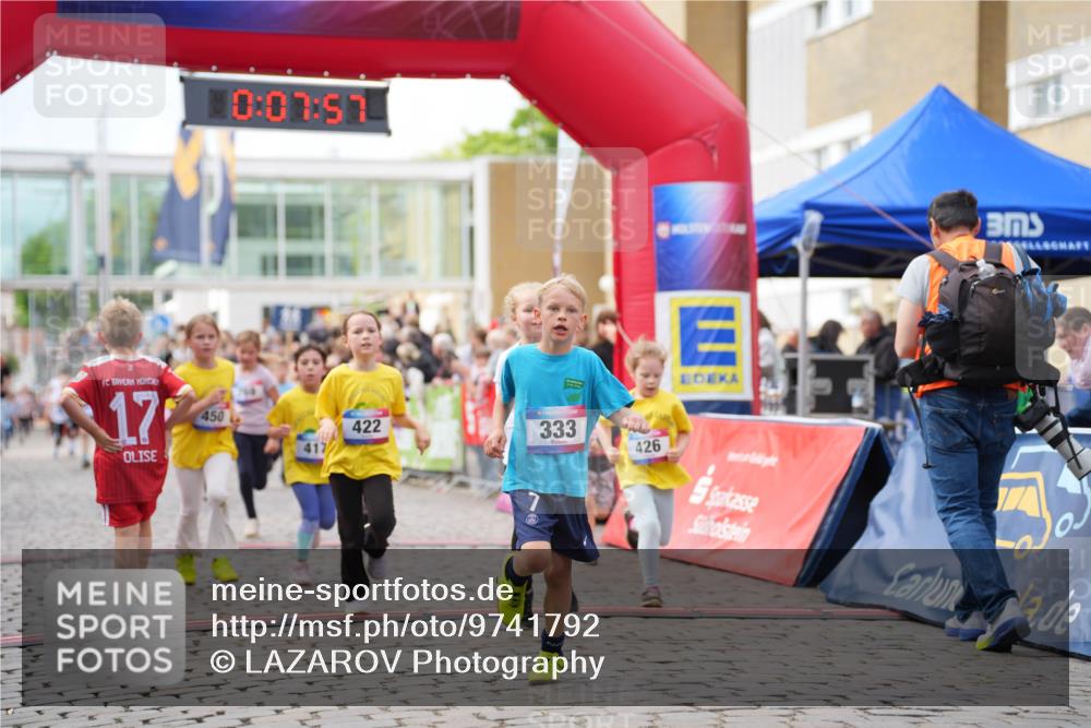 12.06.2026 - Holstenköstenlauf LAZAROV Photography http://msf.ph/oto/9741792 12.06.2026 16:07:59 Laufen 17, 450, 10, 07, 57, 422, 333, 426, 333, 417, 422, 426, 450, 559, 561, 769, 812, 817, 819, 1123, 1246, 1343, 1348, 1349, 1353, 1386 meine-sportfotos.de
