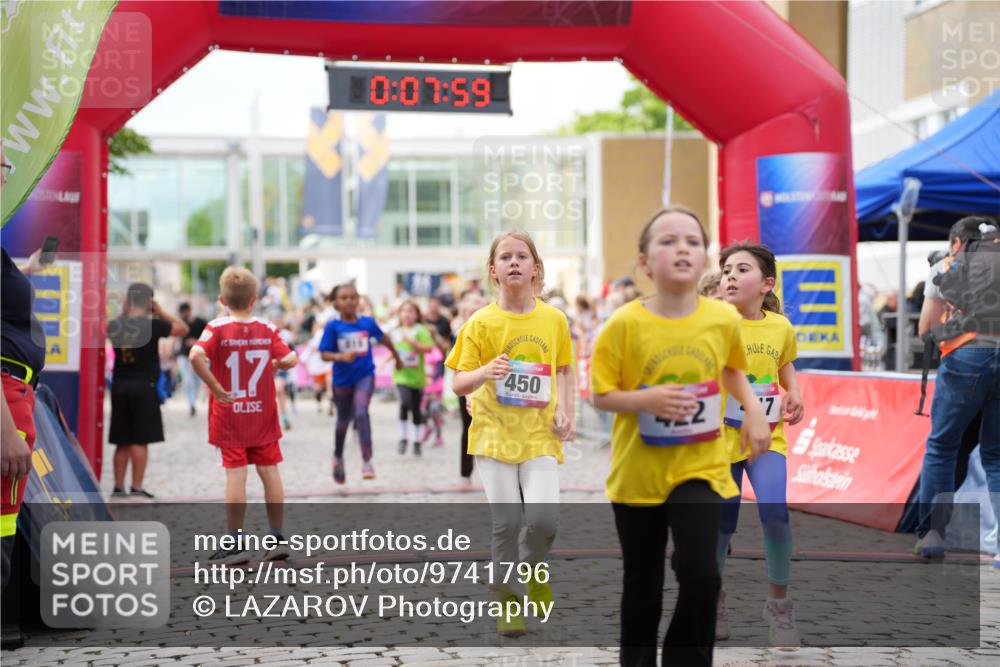 12.06.2026 - Holstenköstenlauf LAZAROV Photography http://msf.ph/oto/9741796 12.06.2026 16:08:01 Laufen 17, 415, 10, 07, 59, 450, 7, 318, 417, 422, 426, 450, 559, 561, 769, 812, 817, 819, 928, 1123, 1343, 1348, 1349, 1353, 1361, 1386 meine-sportfotos.de